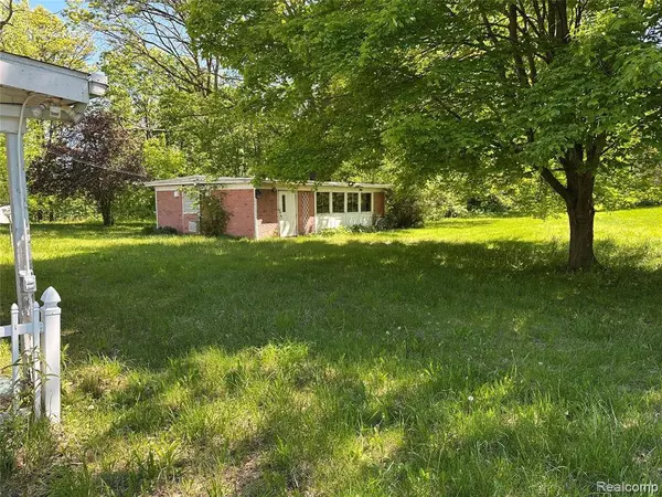 11116 N Bray Road, Clio, MI 48420