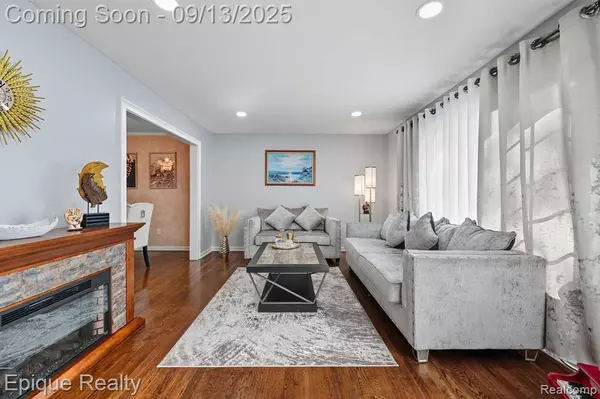 42222 Mac Rae Drive, Sterling Heights, MI 48313