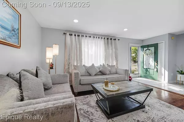 42222 Mac Rae Drive, Sterling Heights, MI 48313