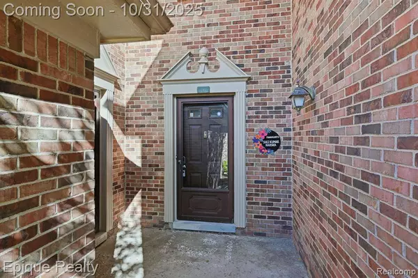 36996 Dartmoor Drive, Farmington, MI 48331