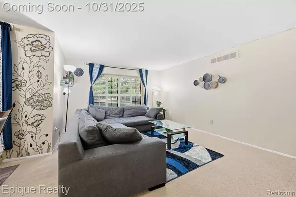 36996 Dartmoor Drive, Farmington, MI 48331