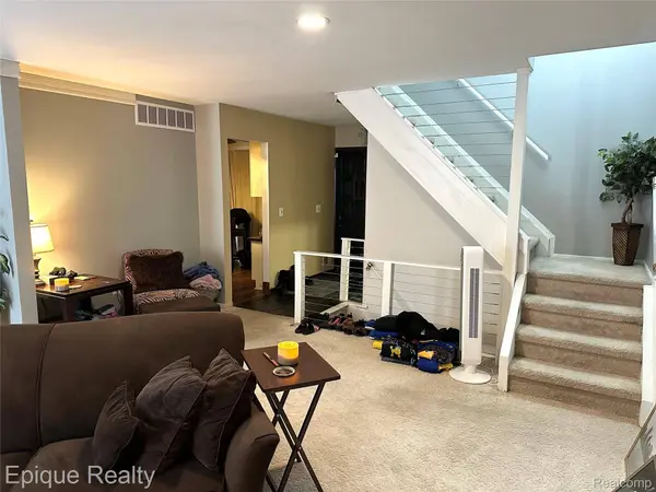 29161 Village RD, Southfield, MI 48034