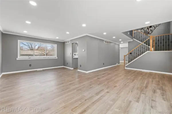 4306 Tallman DR, Troy, MI 48085