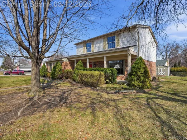 3782 Anvil DR, Troy, MI 48083