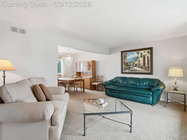 3782 Anvil DR, Troy, MI 48083