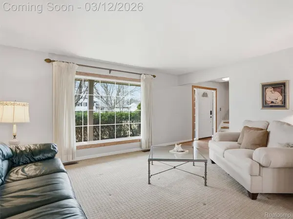 3782 Anvil DR, Troy, MI 48083