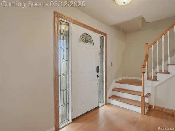 3782 Anvil DR, Troy, MI 48083