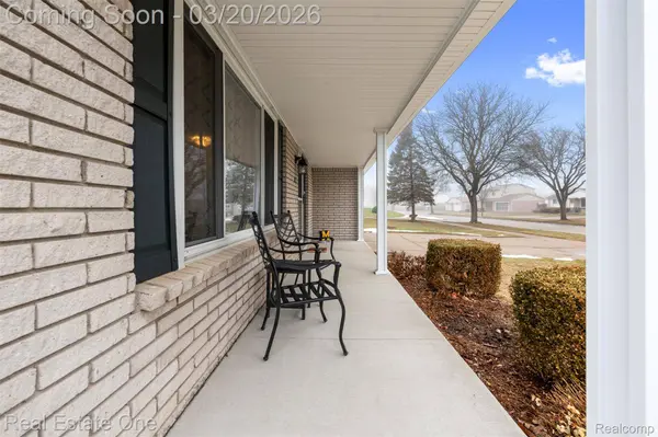 3843 Anvil DR, Troy, MI 48083