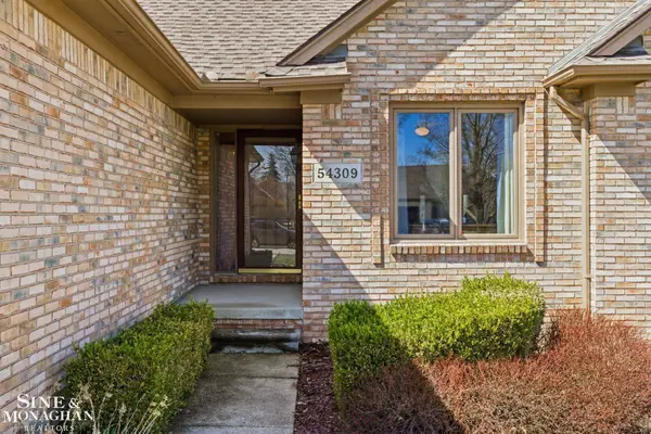 54309 Jack DR, Macomb Twp, MI 48042