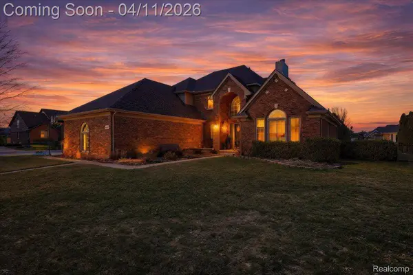 48017 Lincoln DR, Macomb Township, MI 48044