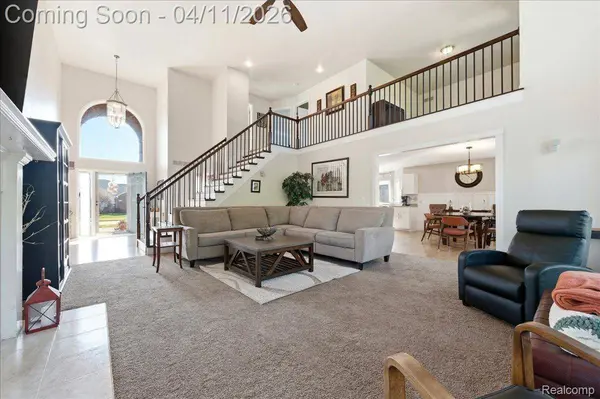 48017 Lincoln DR, Macomb Township, MI 48044