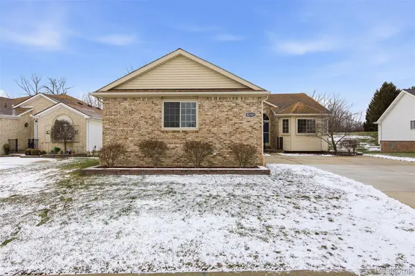 42925 N Hampton DR, Sterling Heights, MI 48314