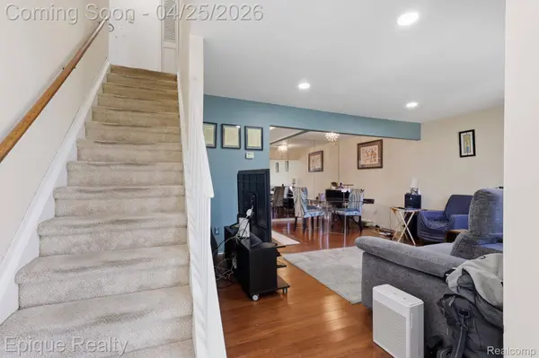 8727 Kennedy CIR #4, Warren, MI 48093