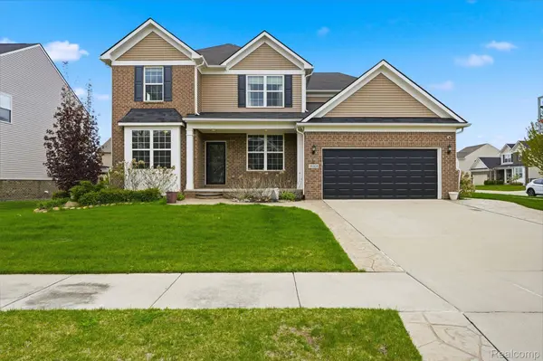 16308 Adelaide DR, Macomb Township, MI 48044
