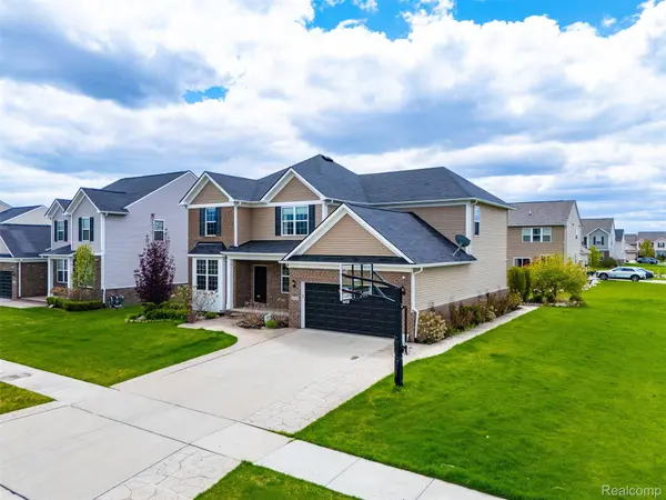 16308 Adelaide DR, Macomb Township, MI 48044