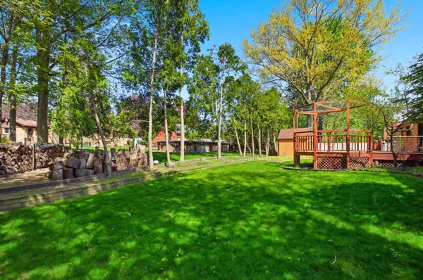 48797 Lansdowne CT, Shelby Twp, MI 48317