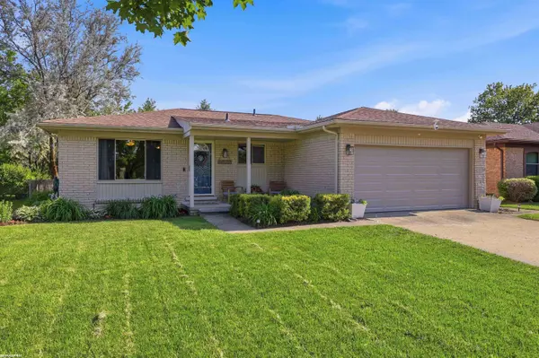 15366 Van Meter DR, Macomb Twp, MI 48044