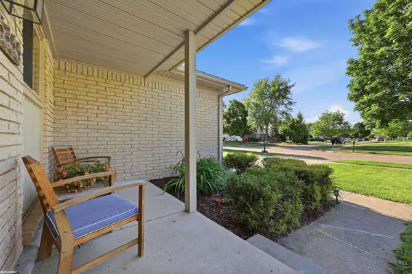 15366 Van Meter DR, Macomb Twp, MI 48044