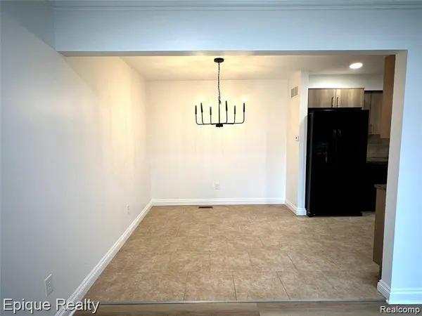 8565 Hampshire DR, Sterling Heights, MI 48313