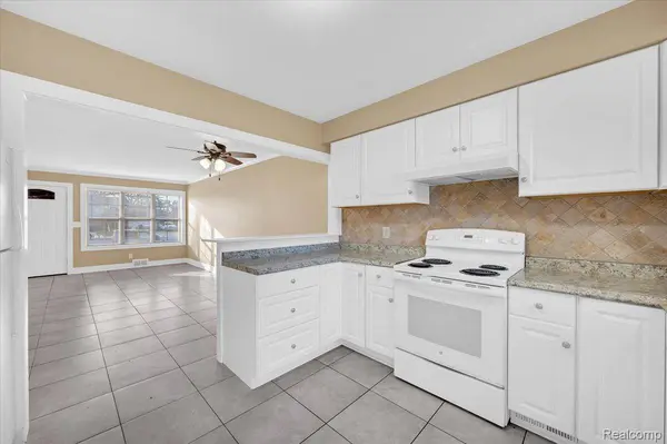 8365 21 Mile RD, Shelby Charter Township, MI 48317