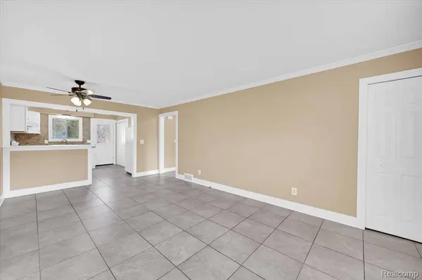 8365 21 Mile RD, Shelby Charter Township, MI 48317