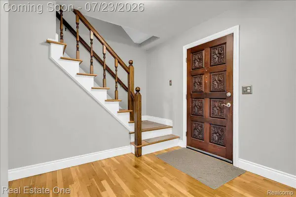 5063 Abington DR, Troy, MI 48085