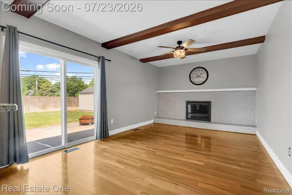 5063 Abington DR, Troy, MI 48085