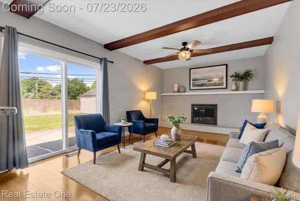 5063 Abington DR, Troy, MI 48085