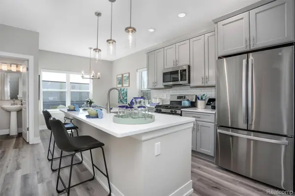 751 Canterbury Lane, Troy, MI 48085