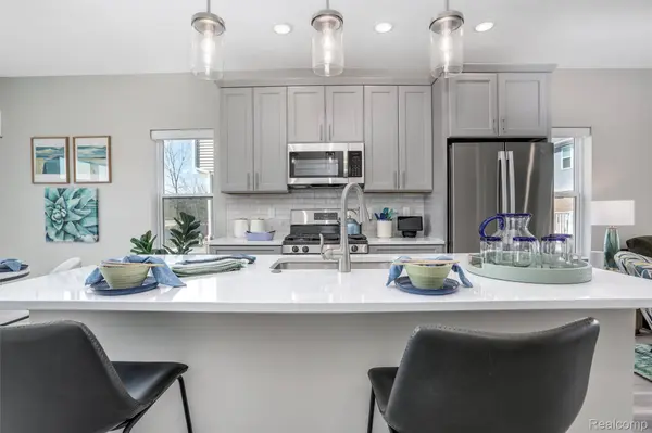 751 Canterbury Lane, Troy, MI 48085