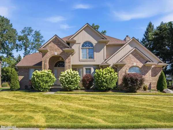 1026 Covington Place DR, Rochester Hills, MI 48309