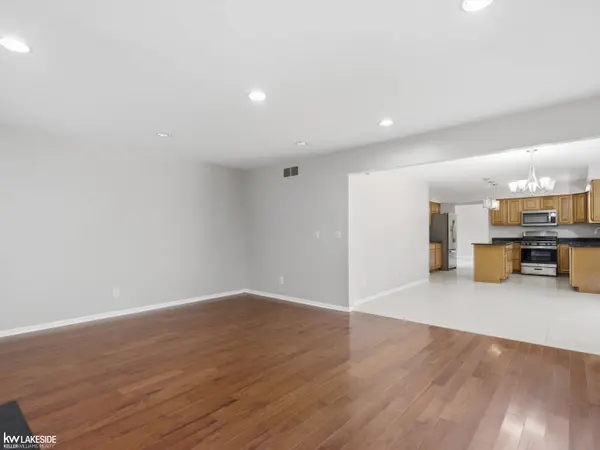 1026 Covington Place DR, Rochester Hills, MI 48309