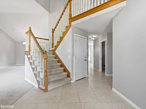 1026 Covington Place DR, Rochester Hills, MI 48309