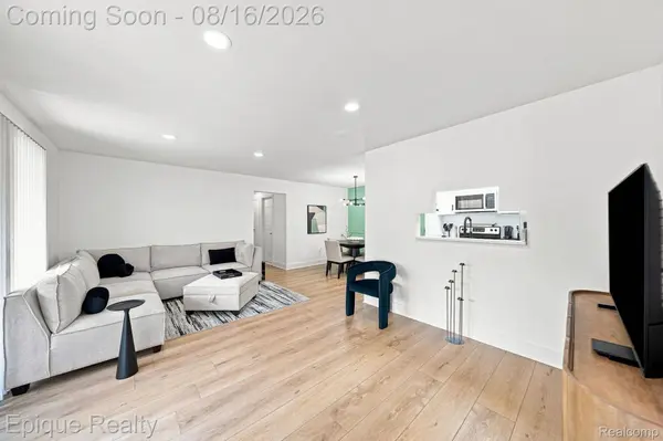 15031 Pilgrim CT, Shelby Charter Township, MI 48315
