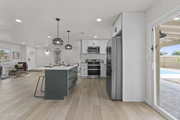 10612 N 48th Avenue, Glendale, AZ 85304