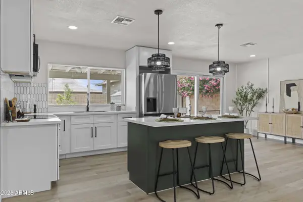 10612 N 48th Avenue, Glendale, AZ 85304