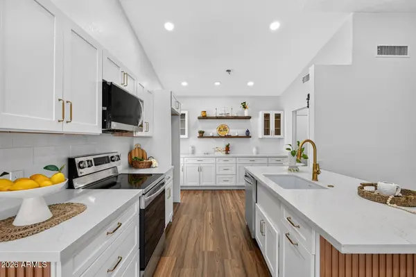 6321 W BERYL Avenue, Glendale, AZ 85302