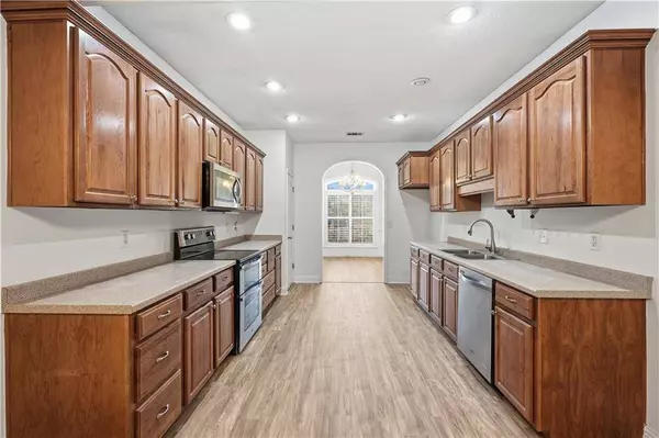 604 Twelve Oaks DR, Warner Robins, GA 31088