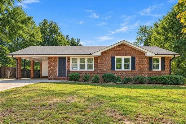 3085 Bobolink DR