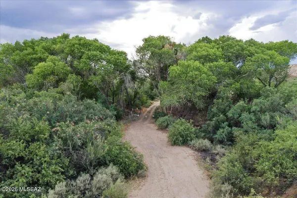 8828 W Miles A Way, Pima, AZ 85543