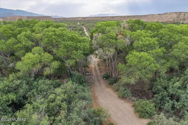 8828 W Miles A Way, Pima, AZ 85543