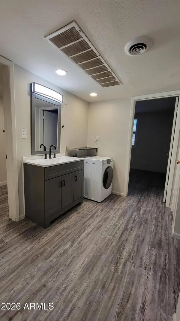 3737 E TURNEY Avenue #121, Phoenix, AZ 85018