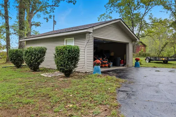 2121 Dye Ford Road, Alvaton, KY 42122-9677