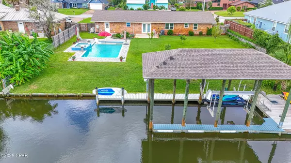 631 Beachcomber DR, Lynn Haven, FL 32444