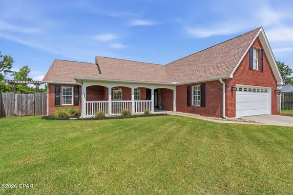 1803 Pond LN, Lynn Haven, FL 32444