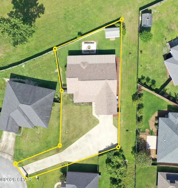 1803 Pond LN, Lynn Haven, FL 32444