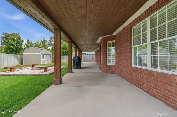 1803 Pond LN, Lynn Haven, FL 32444