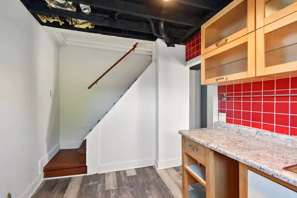 2721 N 56th St, Milwaukee, WI 53210