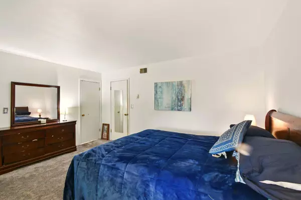 8657 N 73rd St, Milwaukee, WI 53223