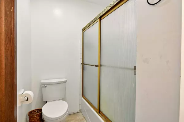 8657 N 73rd St, Milwaukee, WI 53223